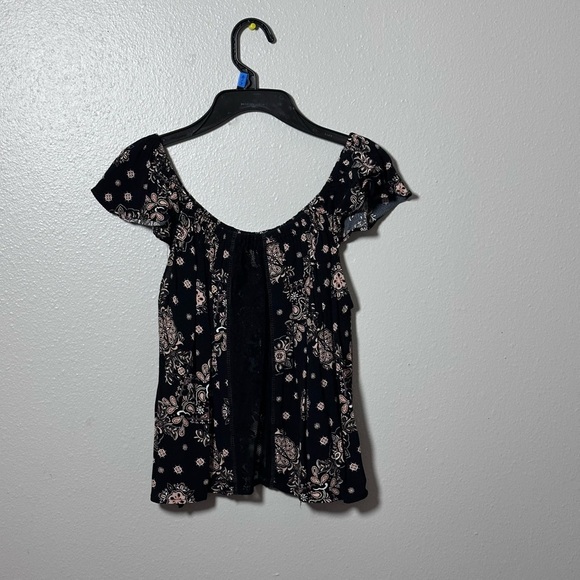 Forever 21 Women Black Top Blouse Open Back Size M. - Picture 1 of 8